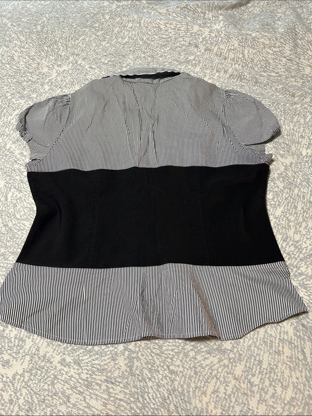 Women’s Collared Button Down - Picture 3 of 3